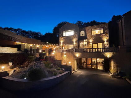 Brow Lane, Shelf, Halifax, HX3.