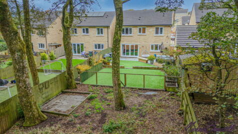 Harrowins Farm Drive, Queensbury, Bradford, BD13 1DH