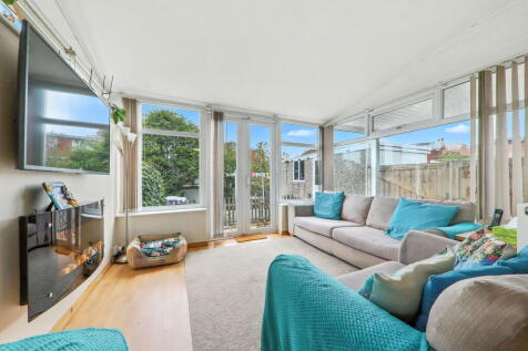 Baronsway, Leeds, LS15 7AW