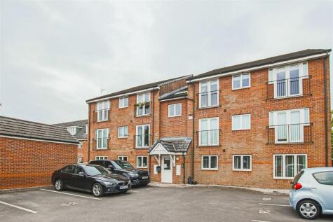 Oakwood Grove, Radcliffe