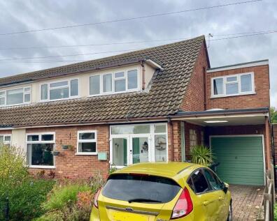 Larkfield Close, Rochford, Essex, SS4