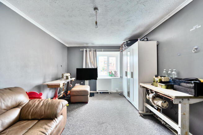 1316518-4-685d2be...