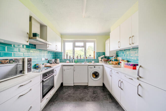 1316040-16-685eb0...