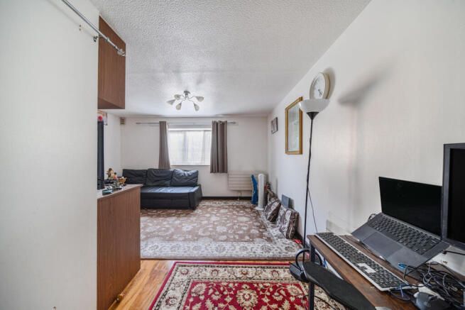 1334925-5-6893971...