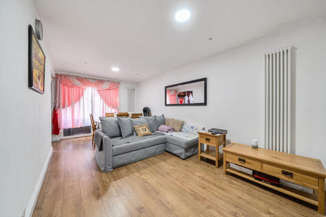 1380697-1-6915ad7...