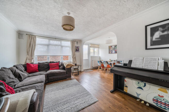 1373604-2-69149e4...