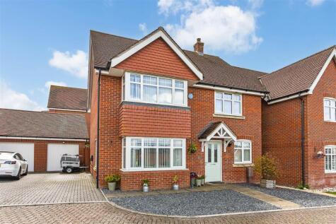 Lowton Gardens, Clanfield