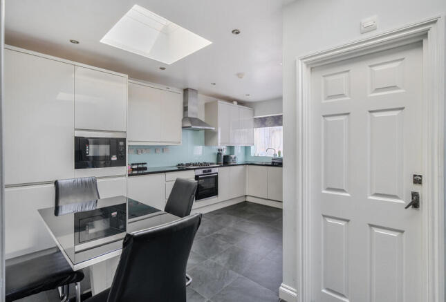 1321535-11-687538...