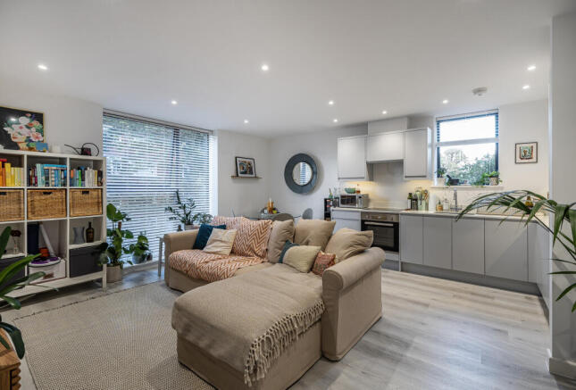 1343714-12-68b1c9...