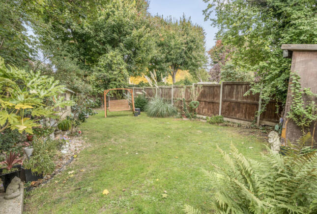 1362175-5-68de897...