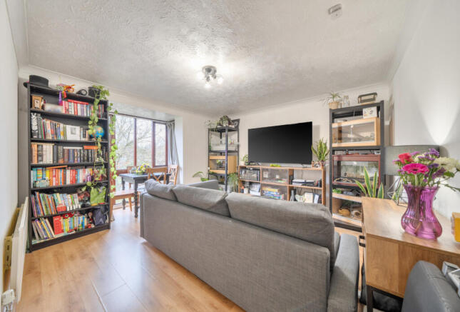 1404575-12-697b6f...