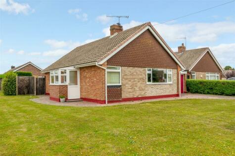 West Meads - 2 bedroom detached bungalow for sale