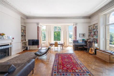 Clapham Common North Side, London, SW4