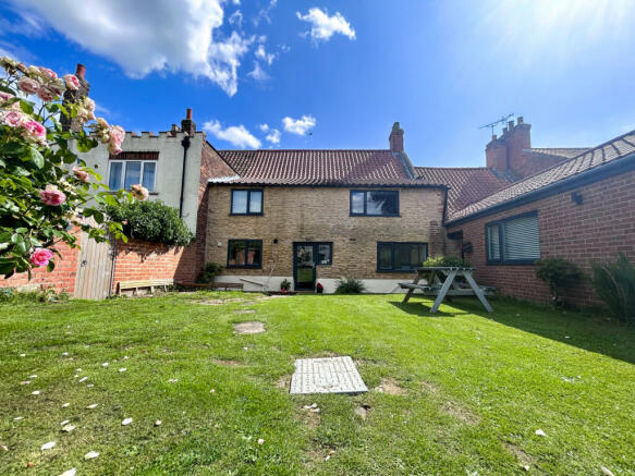 5 Bedroom farmhouse conversion