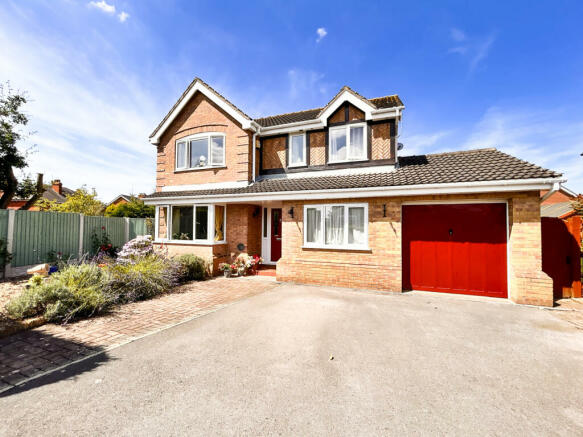Charming Four-Bedroom Detached Family Home in Ash