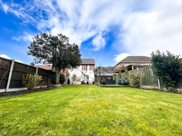 Stylish & Modernised Three-Bedroom Home with Sout