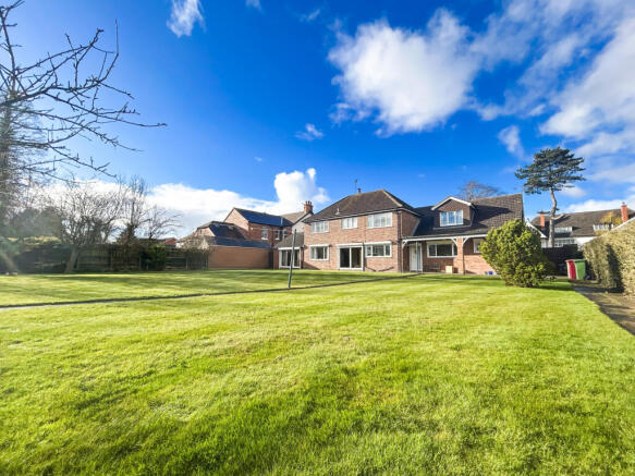 Prestigious & Private Executive Home Near Scuntho