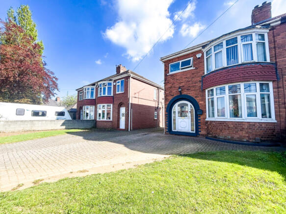 Modern Three-Bed Family Home with Garden & Garage
