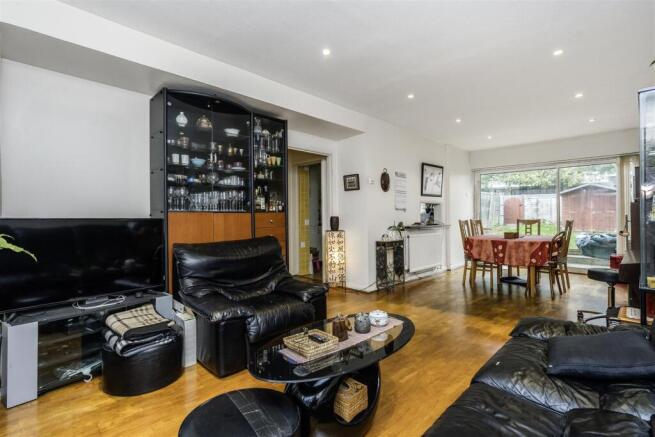 Davidson Frost-Wellings, DFW, Chiltern Avenue, Rec