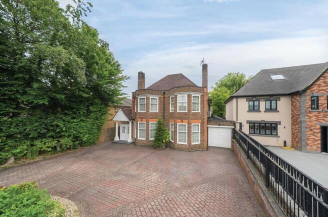 Davidson Frost-Wellings, DFW, Uxbridge Road, Front