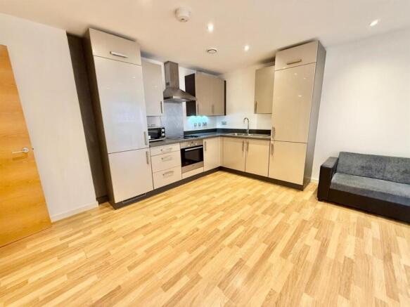 Davidson Frost-Wellings, DFW Bletchley Court, Kitc