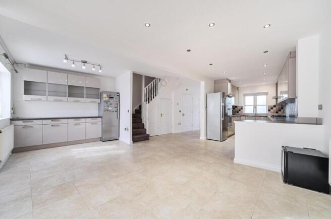 Davidson Frost-Wellings, DFW, Lady Aylesford Avenu