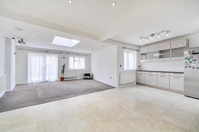 Davidson Frost-Wellings, DFW, Lady Aylesford Avenu