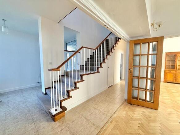 Davidson Frost-Wellings, DFW, Fallowfield, Hallway