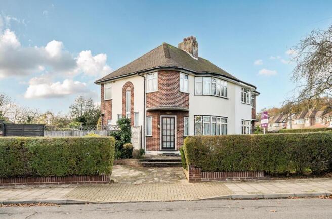 Davidson Frost-Wellings, DFW, Stanmore, Felbridge