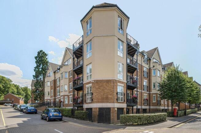 Davidson Frost-Wellings, DFW, Casel Court, Externa