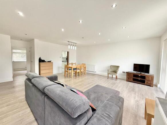 Davidson Frost-Wellings, DFW, White House Drive, L