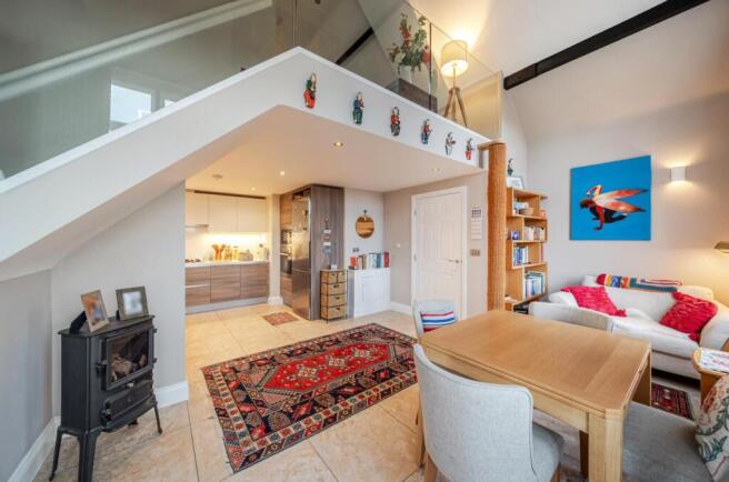 Davidson Frost-Wellings, DFW, Connaught House, Bus