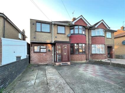 Stanwell Gardens, Stanwell, Staines, Surrey, TW19