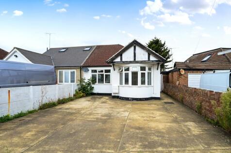 Station Crescent, Ashford, Surrey, TW15