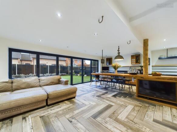 Kitchen/Living Area