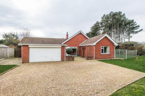 A Delightful Three-Bedroom Home with a Beautiful Garden in the Heart of Sheringham