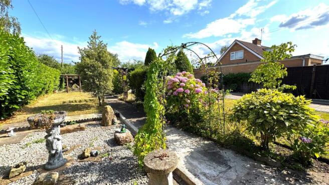 Front Garden (1).jpg