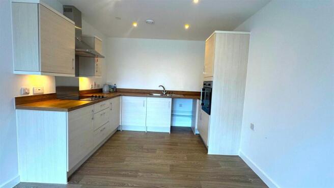Kitchen (2).jpg