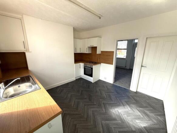 kitchen 2.jpg