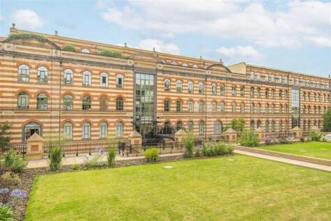 Brasenose Drive, Barnes