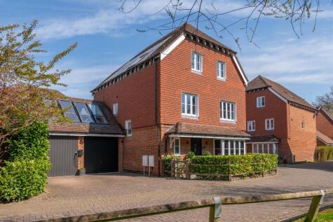 Apsley Road, Horley, Surrey, RH6