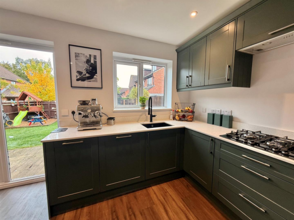 Kitchen 2.png