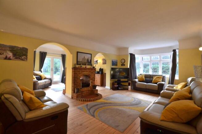 Living Room.JPG