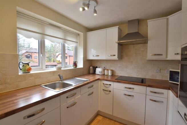 Kitchen.JPG