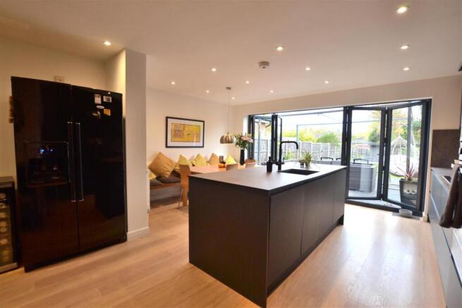 Kitchen, Dining 3.JPG