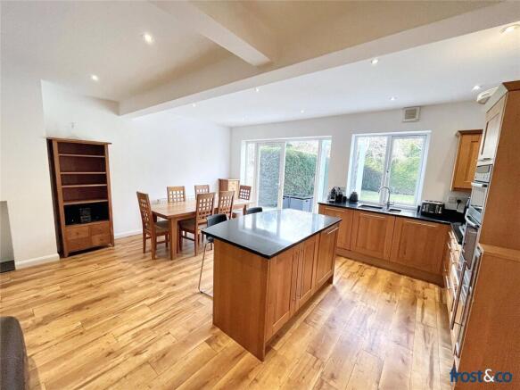 Kitchen/Dining Area