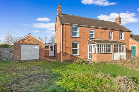 Beech Cottage, 2 Crowle Green, Crowle, Worcestershire. WR7 4AA