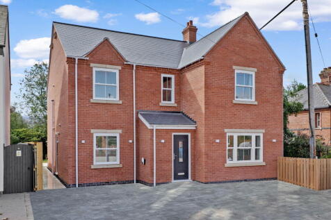 5b Church Street, Kempsey, Worcester. WR5 3JG