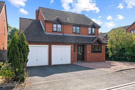 46 Turnpike Close, St. John's, Worcester.  WR2 6AB