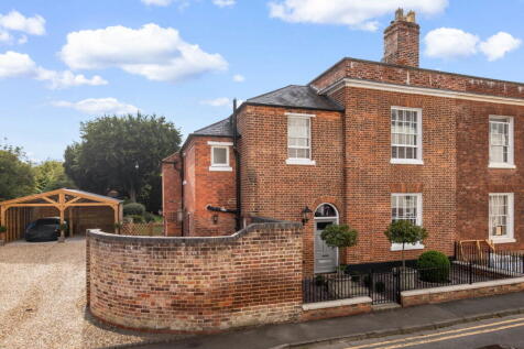 17 Green Hill, London Road, Worcester. WR5 2AA